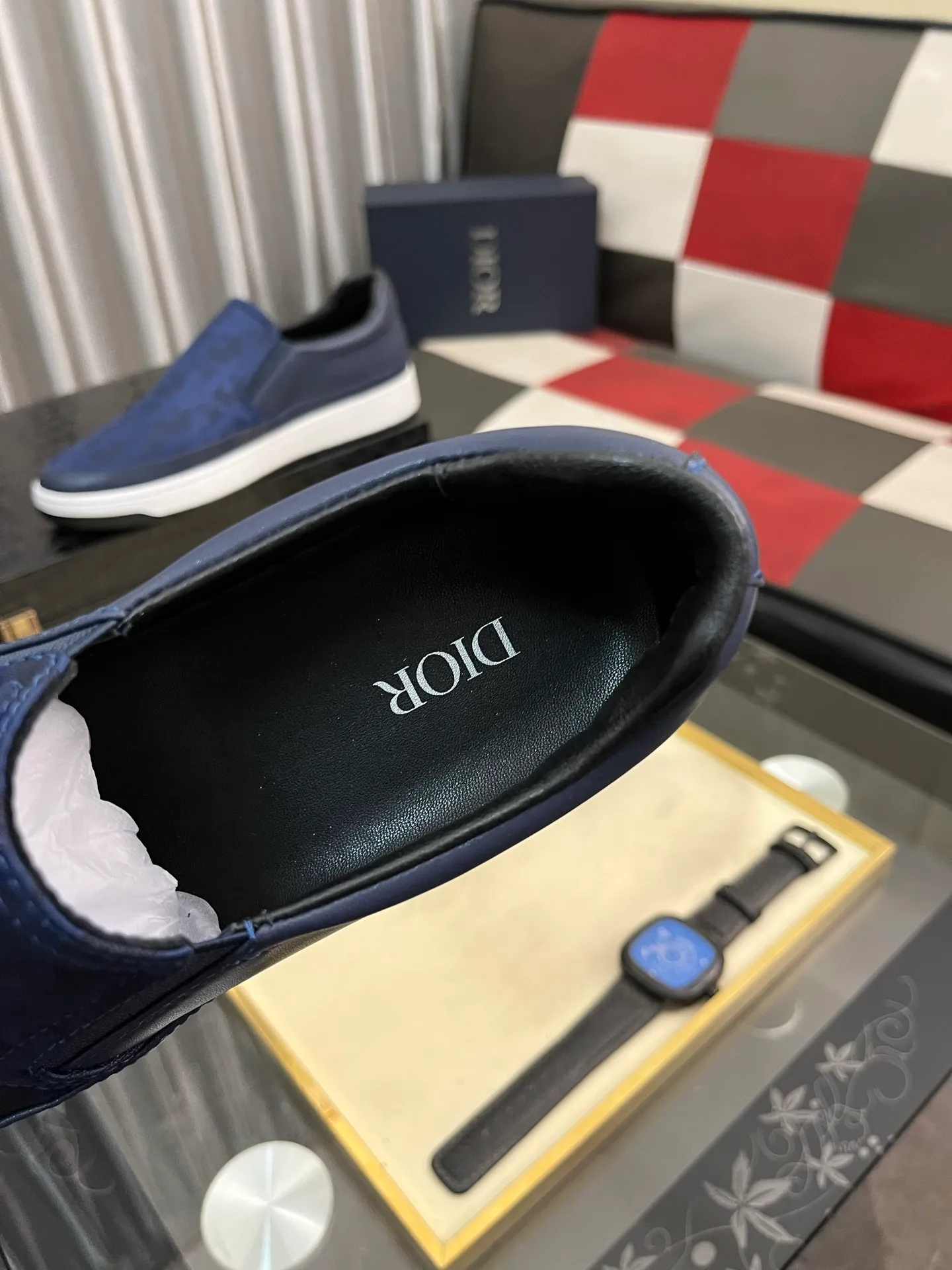 Men's men's shoes 💰420⌚️⌚️Dior unique modern style sneakers. Counter purchasing 🏃casual leather shoes😍😍 original cowhide leather imported from Italy (refuses to discolor and grind feet) soles: original soles specially provided by the original factory, super cool😍 lace up and walk with wind👍 style design ⚠️ super comfortable and wear-resistant original soles. Code number: 38-444️⃣Colors available